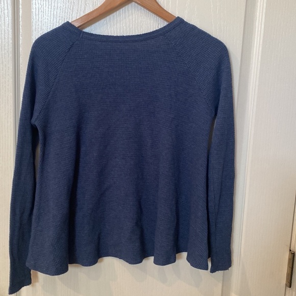 We the free Sz XS long sleeve blue waffle top - Picture 4 of 4